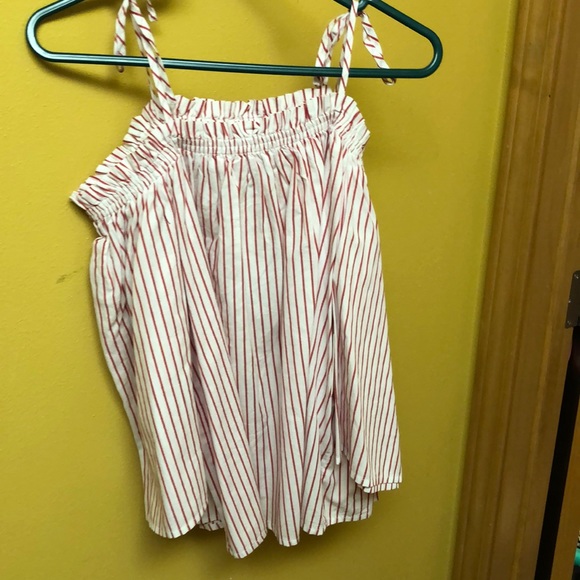 Red top - Picture 2 of 2